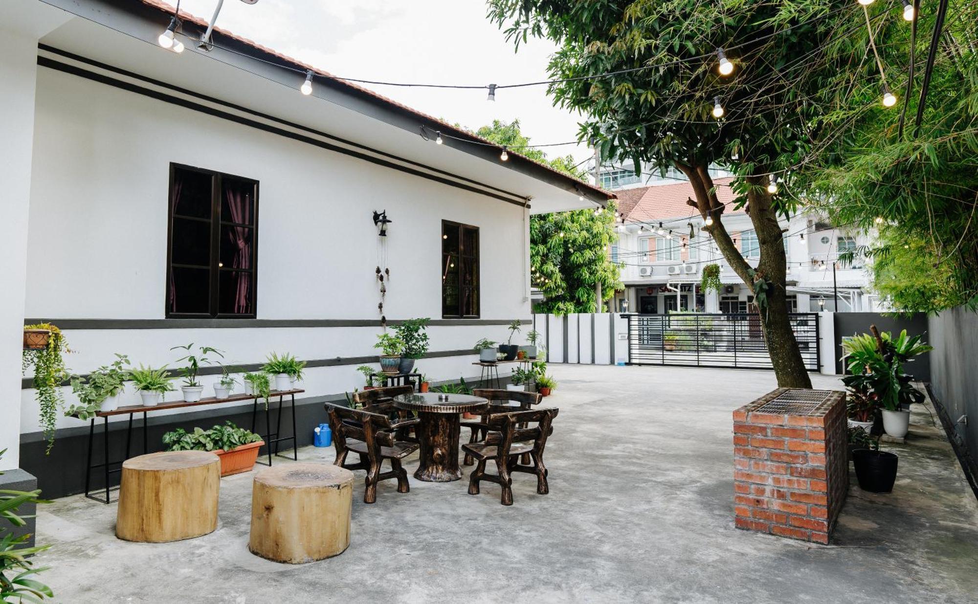 Wang'S Bnb 4 Bedrooms Villa George Town Exterior photo